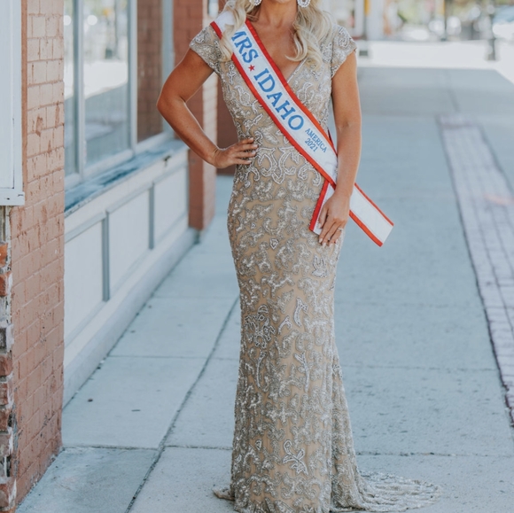 Couture Sherri Hill gown - Picture 3 of 3